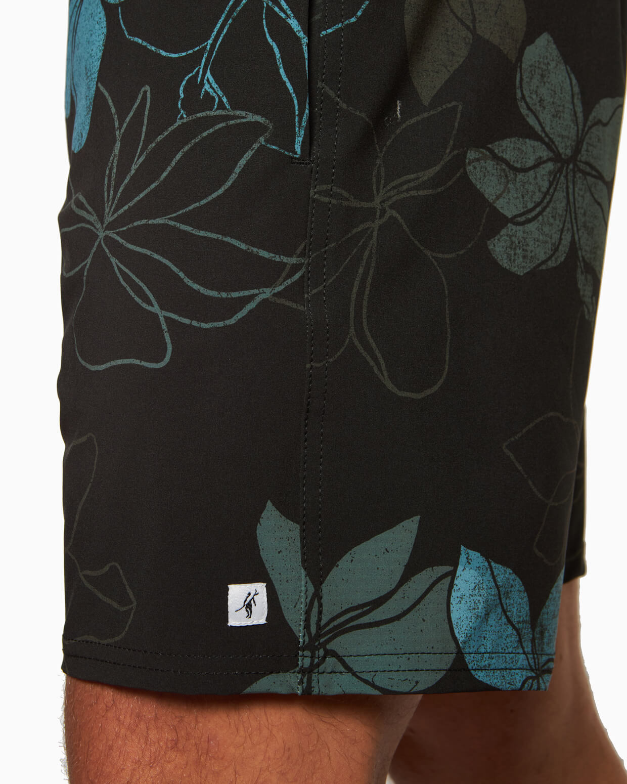 Manhattan Volley | Black Lei